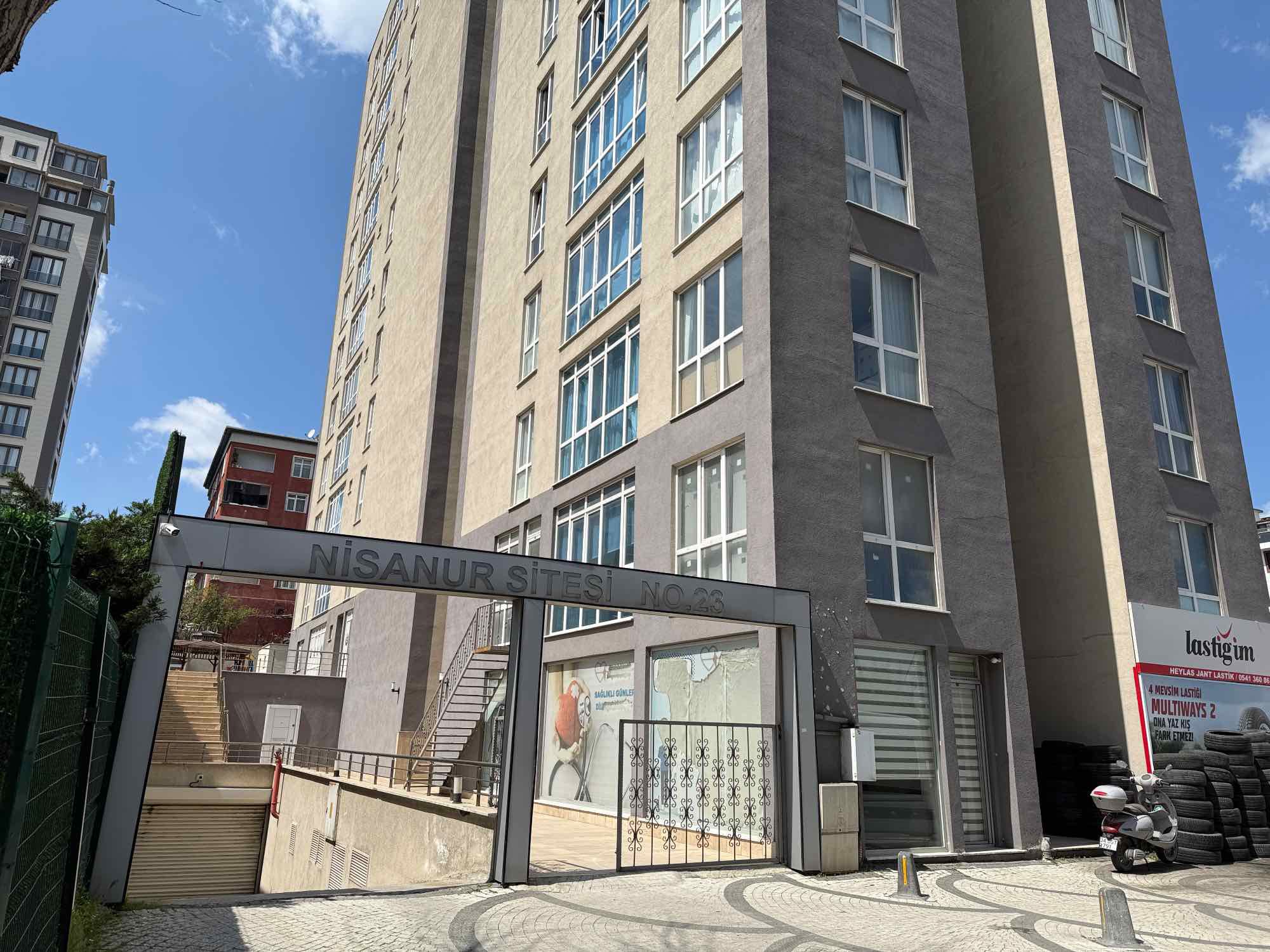 RE/MAX STREET'TEN HALKALI NİSANUR SİTESİNDE 2+1 SATILIK DAİRE