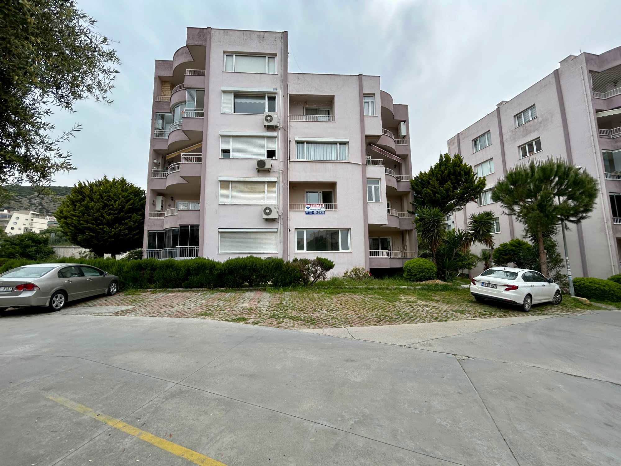 KUŞADASI EGE MAHALLESİ BATI EGE YALIKENT SİTESİ SATILIK BAHÇE DUBLEKS DAİRE