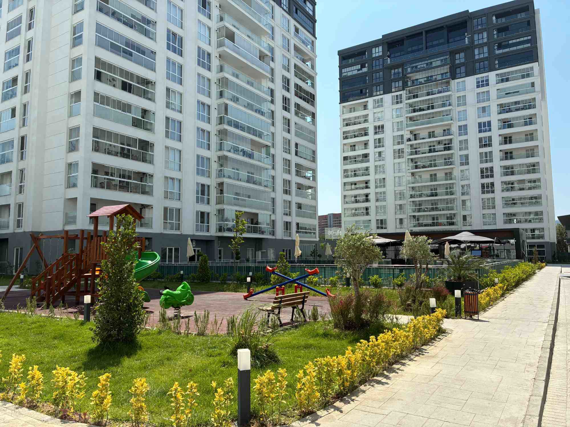ALTINŞEHİR SHU08 DE SATILIK 3+1  BÜYÜK TİP KÖŞE DAİRE