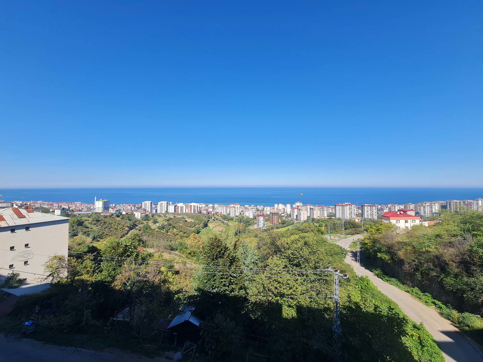 SÖĞÜTLÜDE FULL DENİZ MANZARALI ARA KAT DAİRE (KİRALIK)