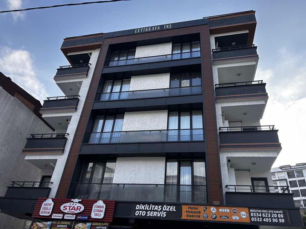 GÖL MANZARALI YOLUÇ CADDESİ ÜZERİ 3+2 DUBLEKS DAİRE
