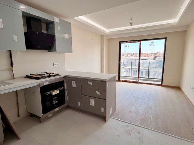 ZEYTINBURNU VELIEFENDI’DE, YENI TESLIM MEGA GARDEN PARK’TA SIFIR 1+1 KIRALIK DAIRE