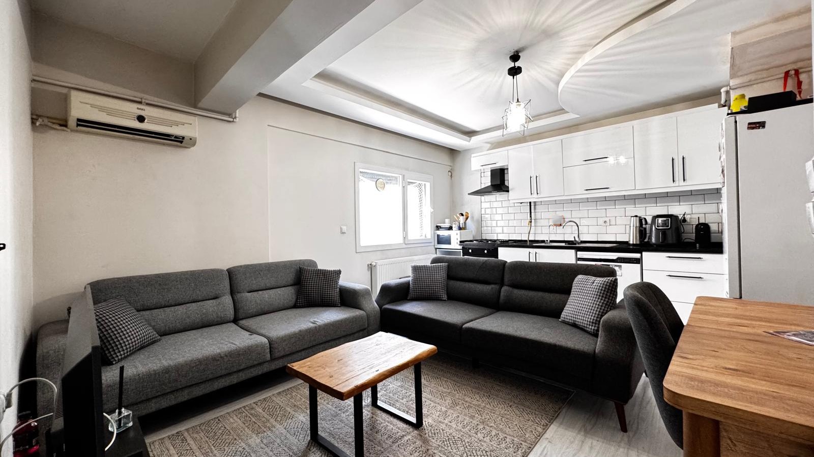 İZMİR KARŞIYAKA MEDİCALPOİNT YAKINI  İMBATLI DA ARAKAT 2+1 SATILIK DAİRE