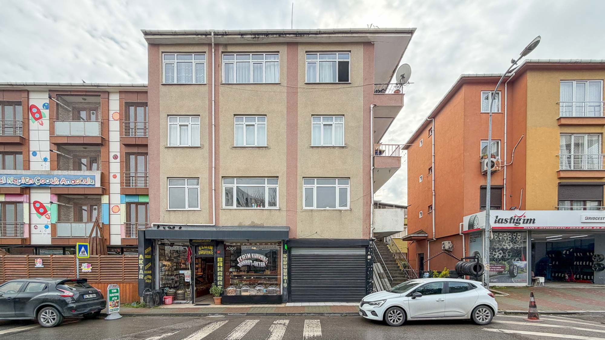 KARTAL ESENTEPE MAHALLESİNDE MERKEZİ KONUMDA 2+1 *BOŞ* SATILIK