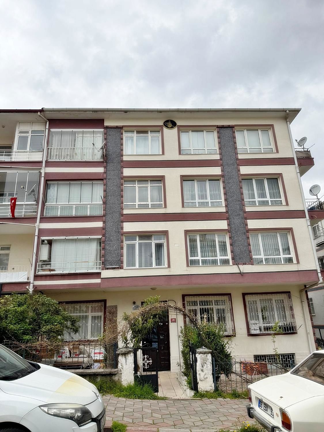 ABİDİNPAŞA MAHALLESİNDE METRO YAKINI 2+1 EŞYALI KİRALIK DAİRE