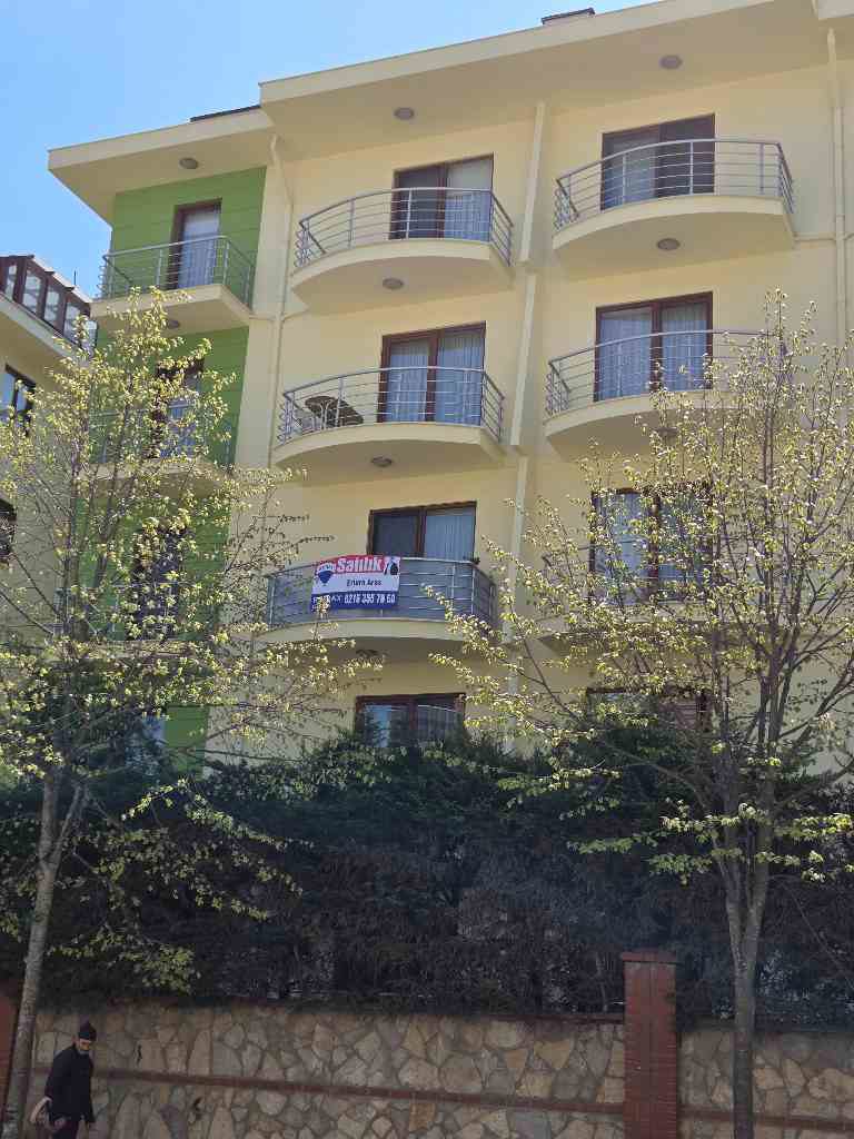 SANCAKTEPE SARIEVLER SİTESİ'NDE SATILIK 2+1 ARA KAT DAİRE