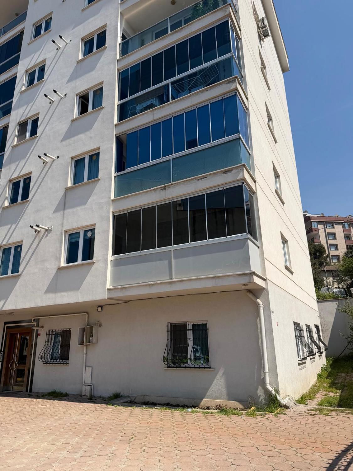 KARTAL YAKACIK ANA CADDE ÜZERI 3+1, 112 M2 SATILIK GIRIŞ KAT