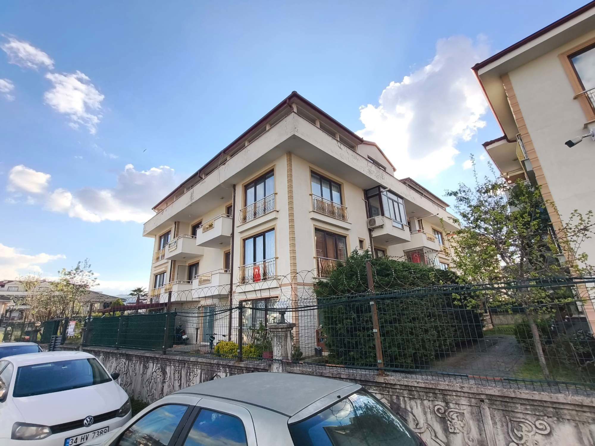 REMAX VİRA ÖZLEM ŞİMŞEK'TEN SERDİVAN'DA 4+1 BAHÇELİ DUBLEKS