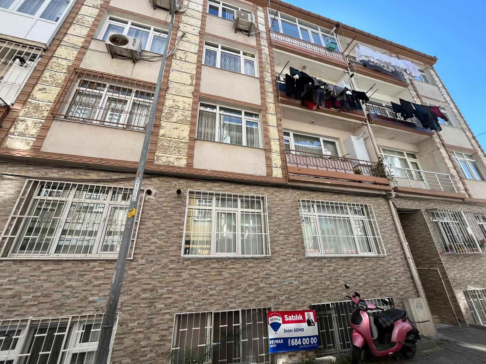 FATİH'İN GÖZDE MAHALLESİ MEVLANAKAPI DA SATILIK 2+1 DAİRE