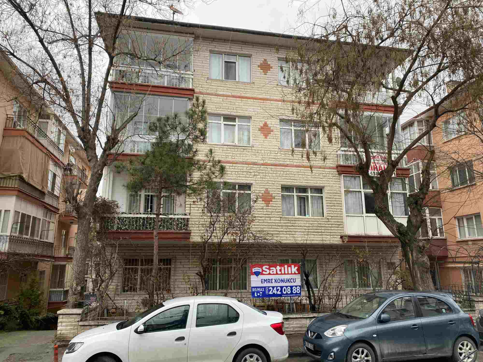 KÜÇÜK ESAT BAŞAK SOKAKTA 3+1 FIRSAT DAİRE
