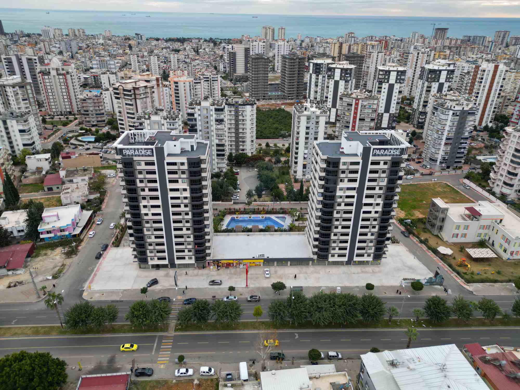RE/MAX AURA'DAN YENİŞEHİR'DE SİTE İÇİ EŞYALI KİRALIK LÜKS DAİRE