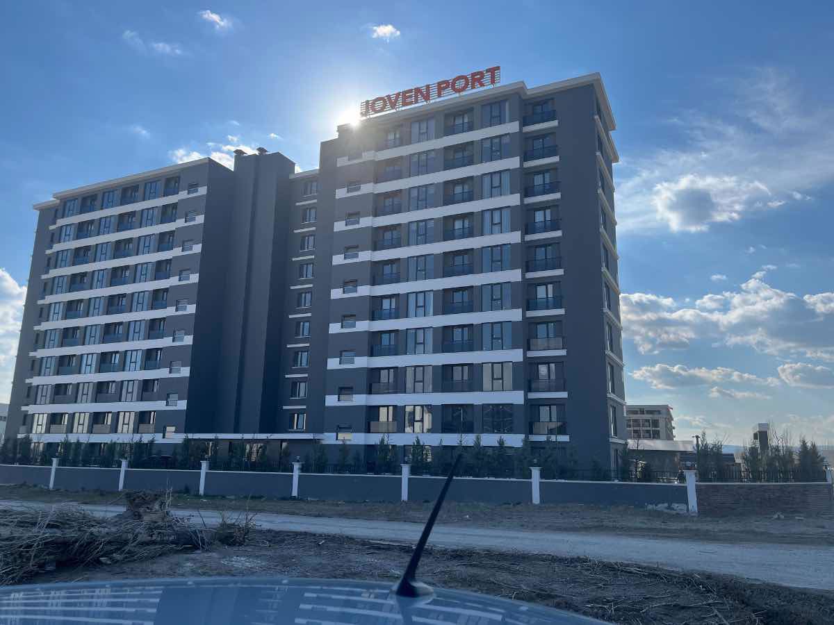 ESENBOĞA JOVEN PORT SİTE İÇİNE BAKAN 1+1 DAİRE
