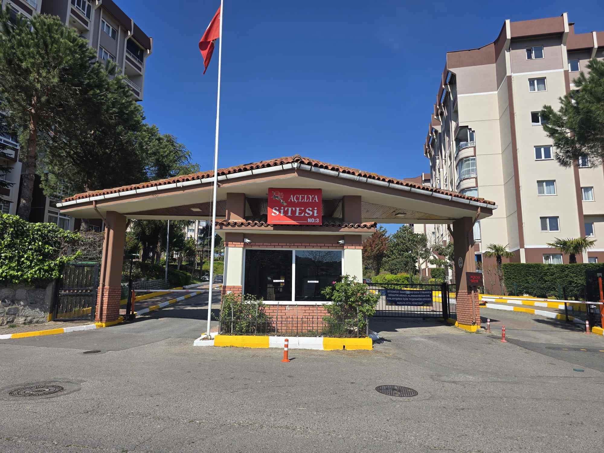 PENDİK AÇELYA SİTESİ FERAH İÇİ YAPILI SATILIK 3+1 DAİRE