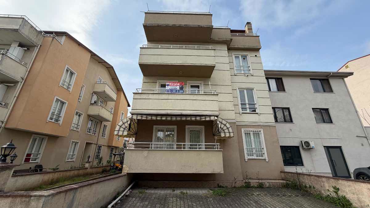 İZMIT YENIŞEHIR'DE KIRALIK 2+1 DAIRE (90M², ARA KAT)