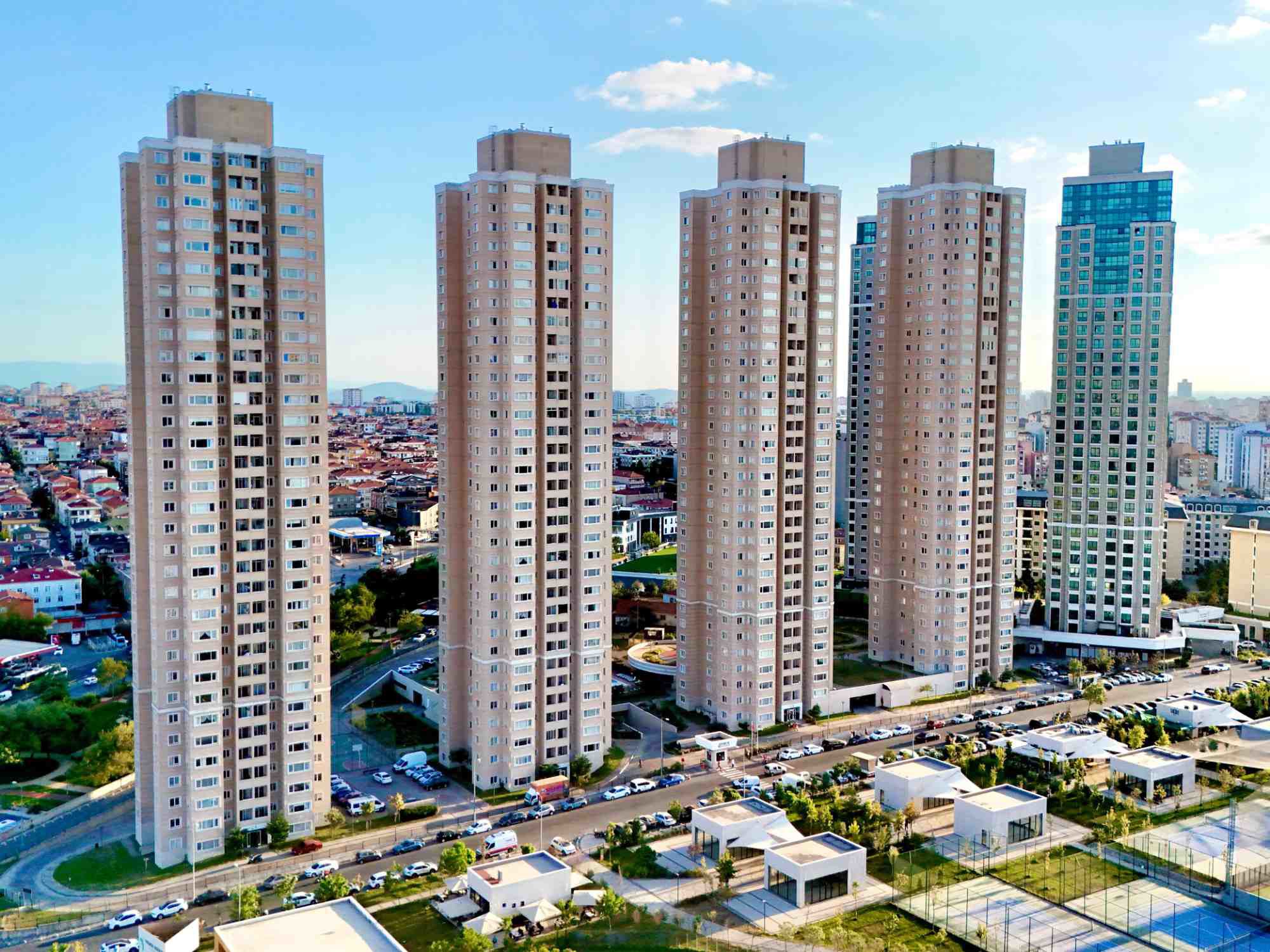 ATAŞEHİR ATAPARK SİTESİNDE EN BÜYÜK TİP 2+1 SATILIK DAİRE