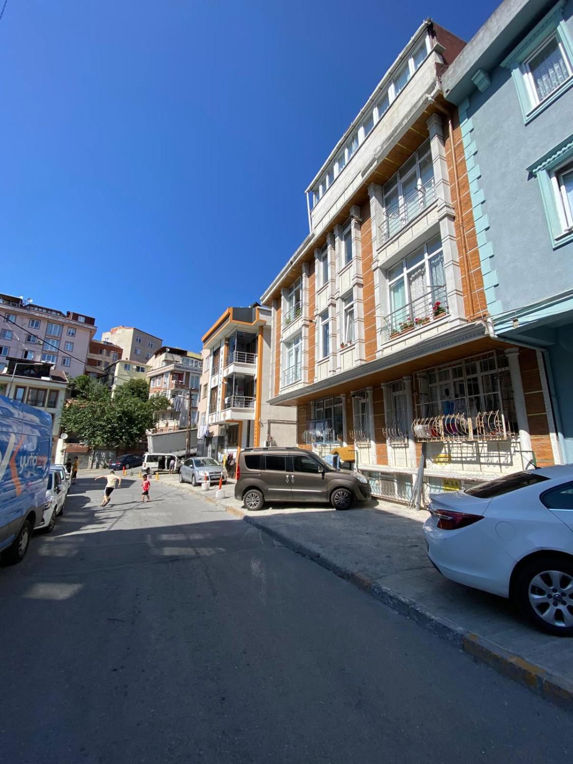 MİMAR SİNAN CADDESİNDE SATILIK 1+1 KOMBİLİ MERKEZİ KONUM