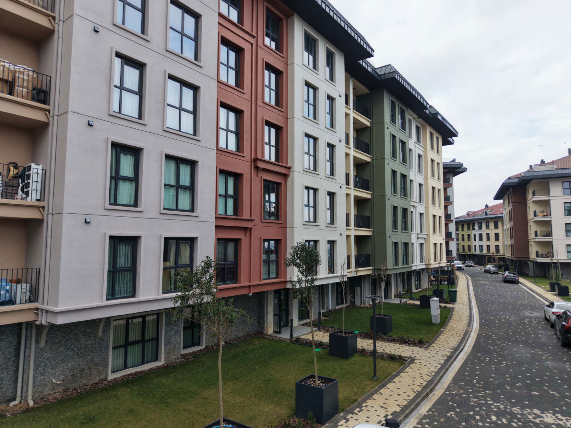 REMAX ASHILL ÜSKÜDAR KIRAZLITEPE EMLAK KONUT DA 2+1 SATILIK DAIRE