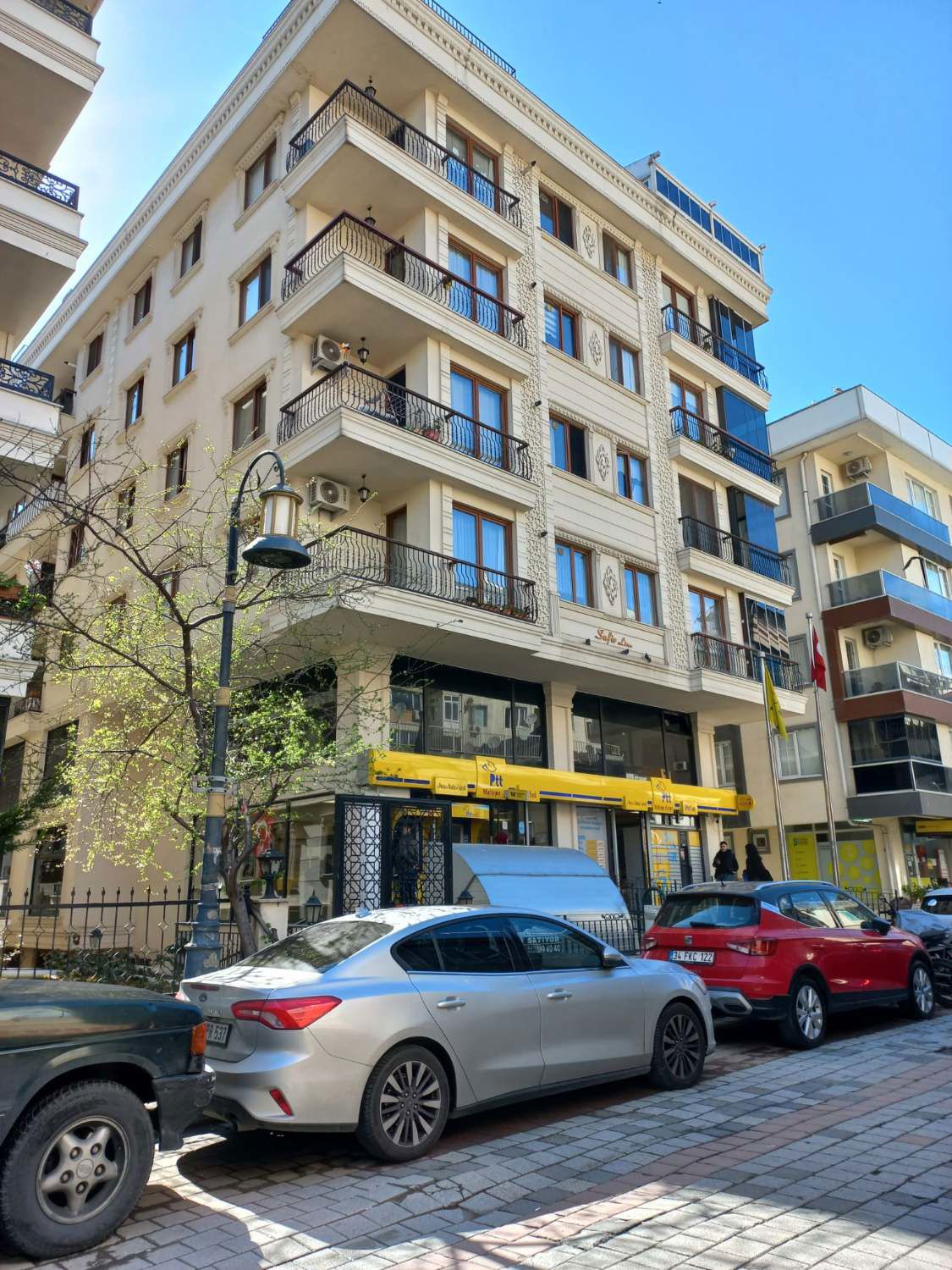 MALTEPE ÇARŞI MERKEZI KONUMDA KAPALI OTOPARK 3+1 ISKANLI 120 M2