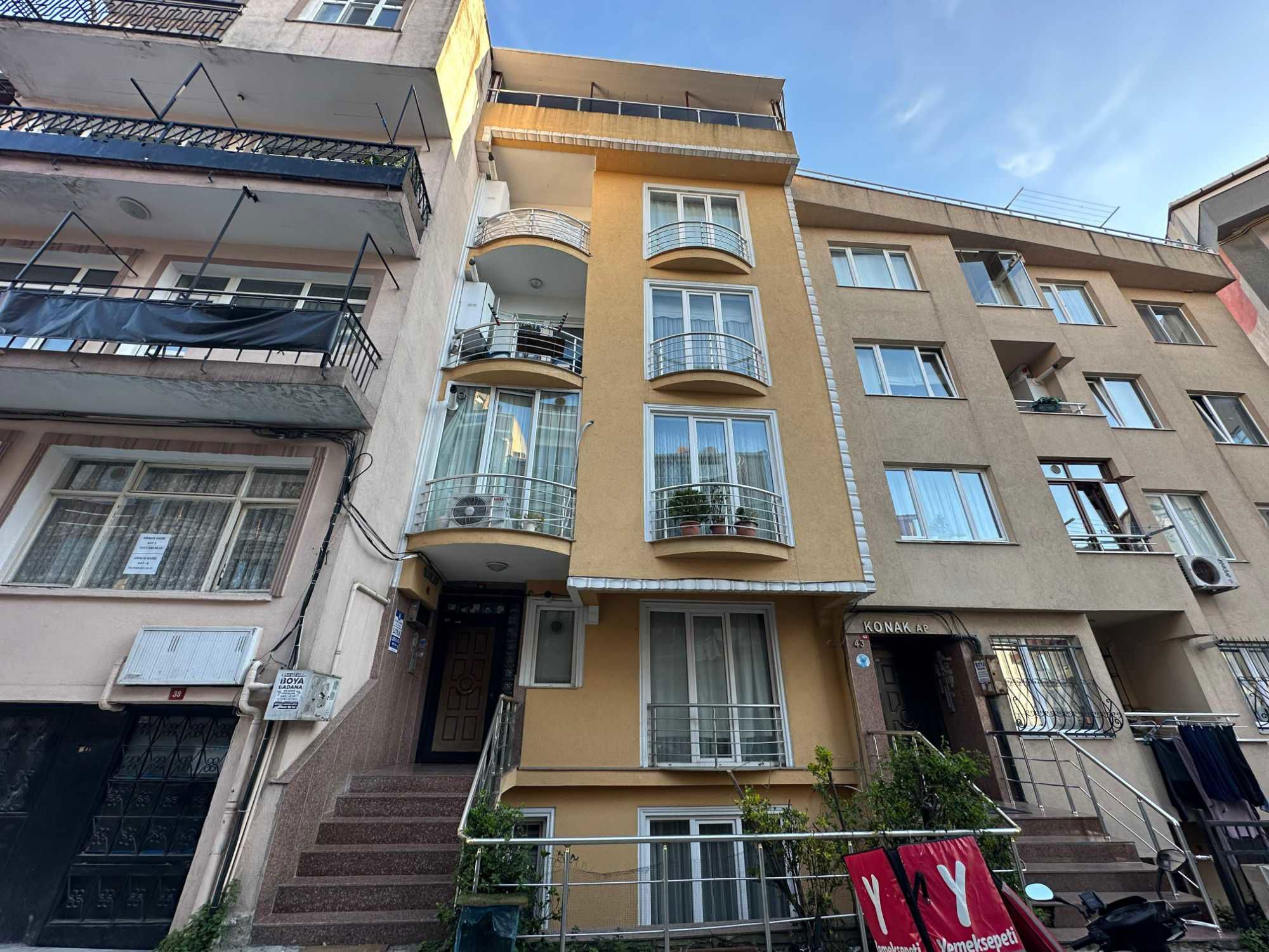 ÇELİKTEPE’DE MERKEZİ KONUMDA KREDİYE UYGUN 2+1 | 80 M² NET