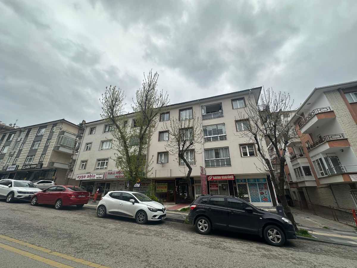 HÜRRİYET CADDESİ ÜZERİNDE 3+1 SATILIK BOŞ DAİRE