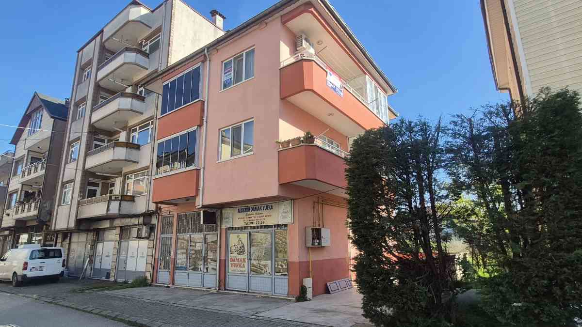 REMAX MAVİ'DEN ADAPAZARI MİTHATPAŞA MAH.DE 3+1 SATILIK DAİRE
