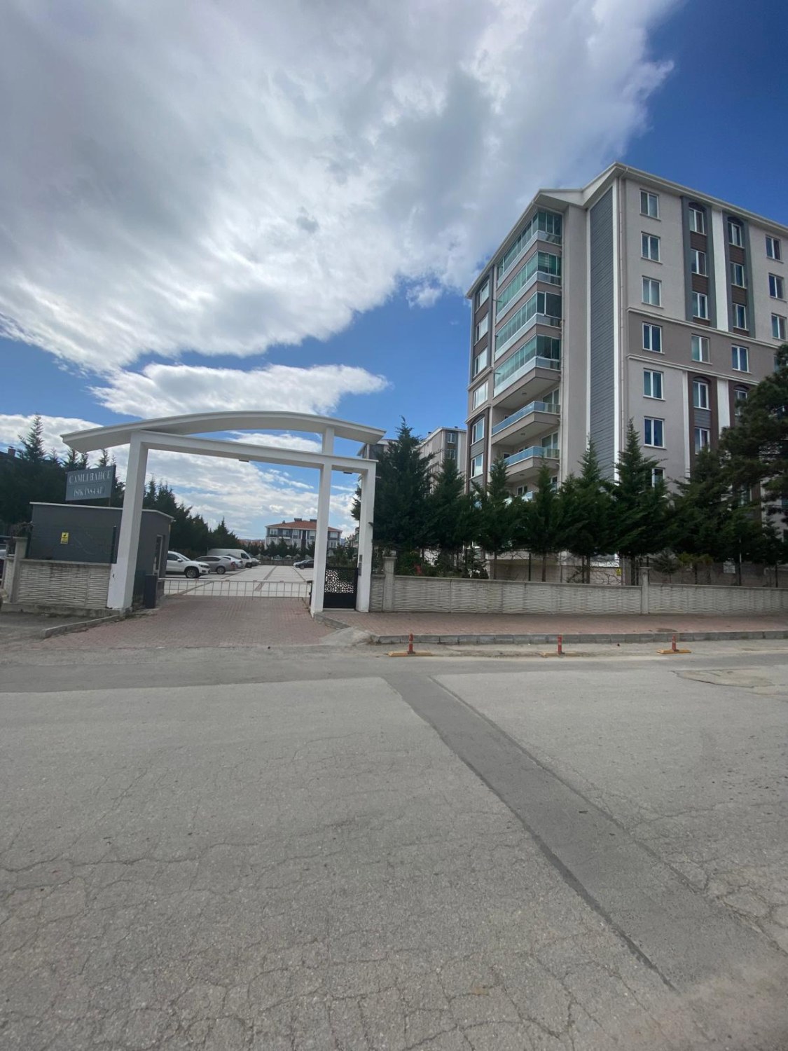 *ÇAMLIBAHÇE SİTESİ EŞSİZ MANZARALI FERAH YAŞAM SUNAN SATILIK 3+1 LÜKS DAİRE*