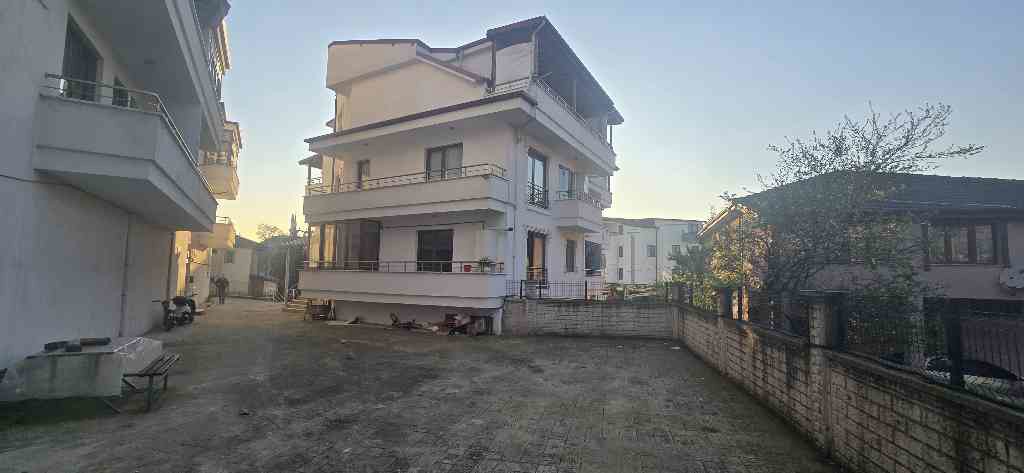 KAETEPE KÖSEKÖY ŞOK MARKET ARKASI CADDE ÜATÜ YÜKSEK GİRİŞ 2+1