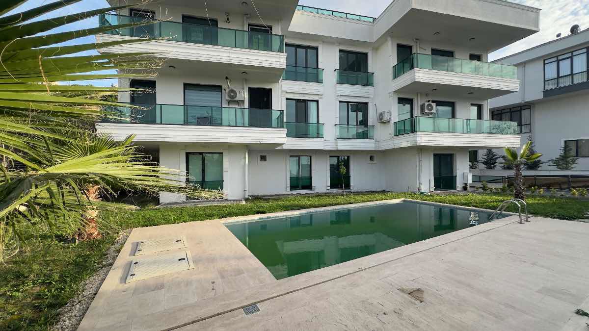BÜYÜKÇEKMECE BUTİK SİTE ÖZEL DEKORLU DUBLEKS DENİZ MANZARALI 250 M2