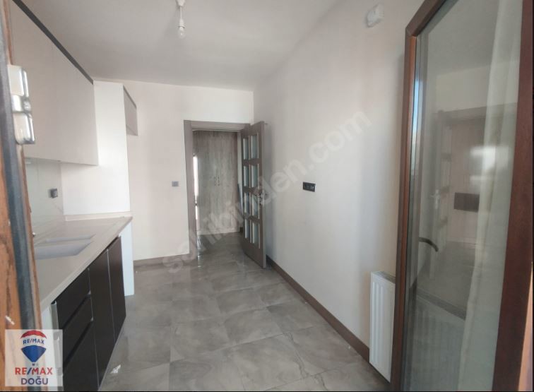RE/MAX DOĞU'DAN GÜNEYKENT TOKİLER'DE ARAKAT 2+1 SATILIK DAİRE