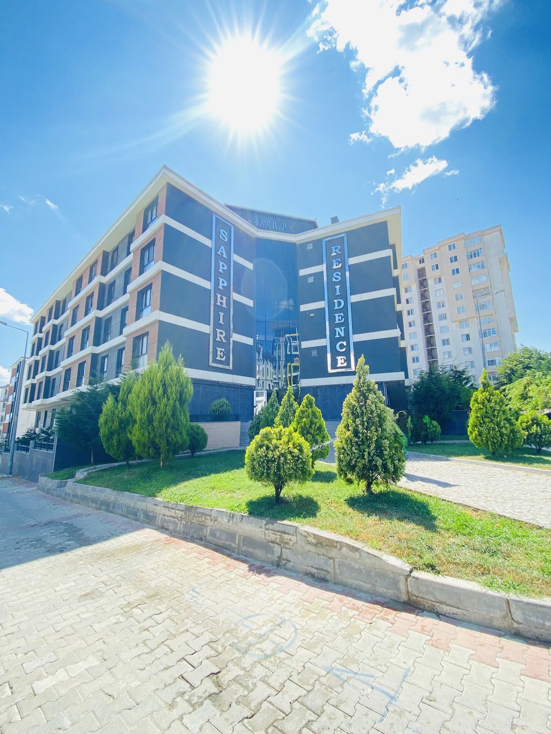 SAPPHIRE RECİDANCE’DE ARAKAT HAVUZ CEPHE EŞYALI 1+1