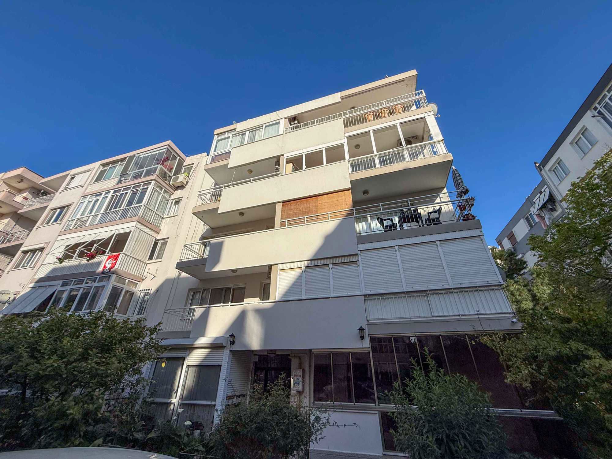 REMAX CAPELLA KARŞIYAKA BOSTANLI MAH. KIRALIK 3+1 DAIRE