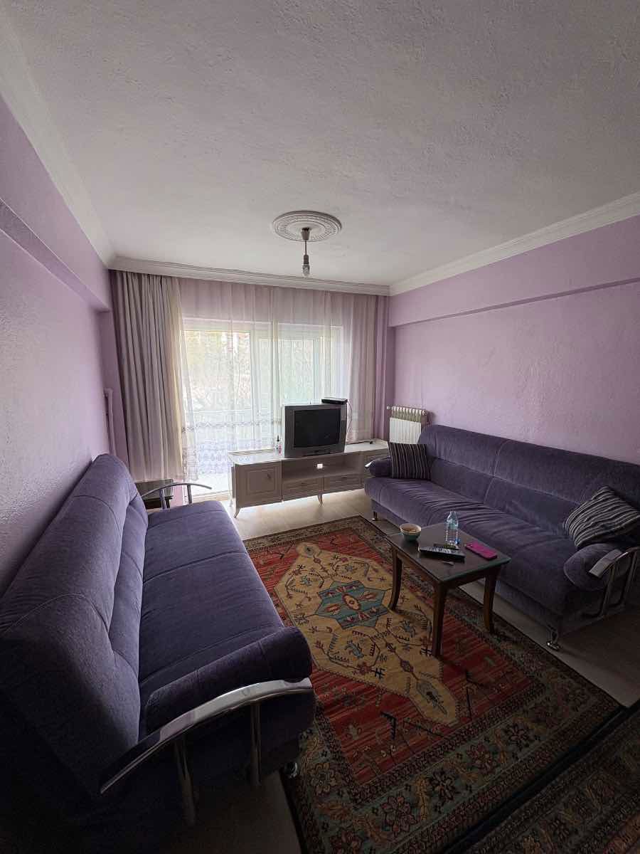 ÖRNEK MAHALLESİ 2+1 EŞYALI ÖNÜ AÇIK KİRALIK DAİRE