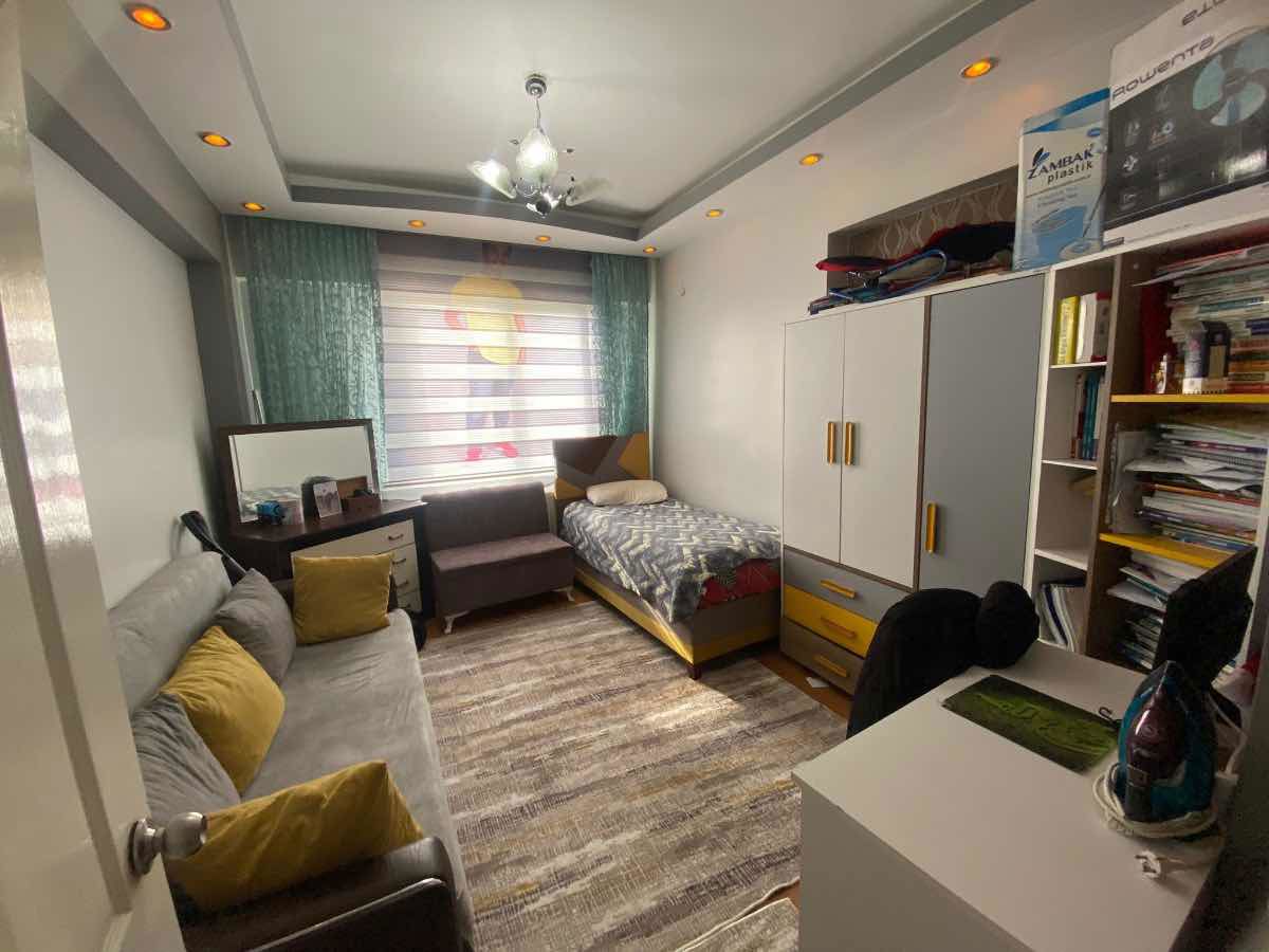 ŞEHRİN IŞIĞINI EVİNİZE TAŞIYAN BİR DAİRE