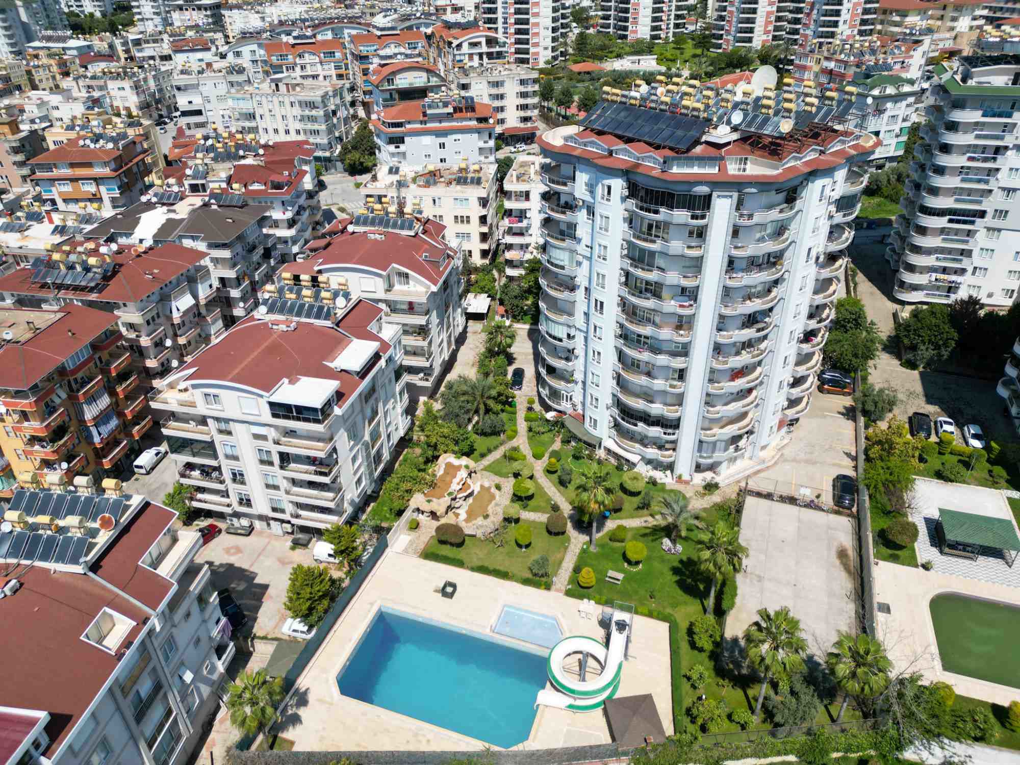 ALANYA CİKCİLLİ DE SİTE İÇİNDE SATILIK 2+1 DAİRE