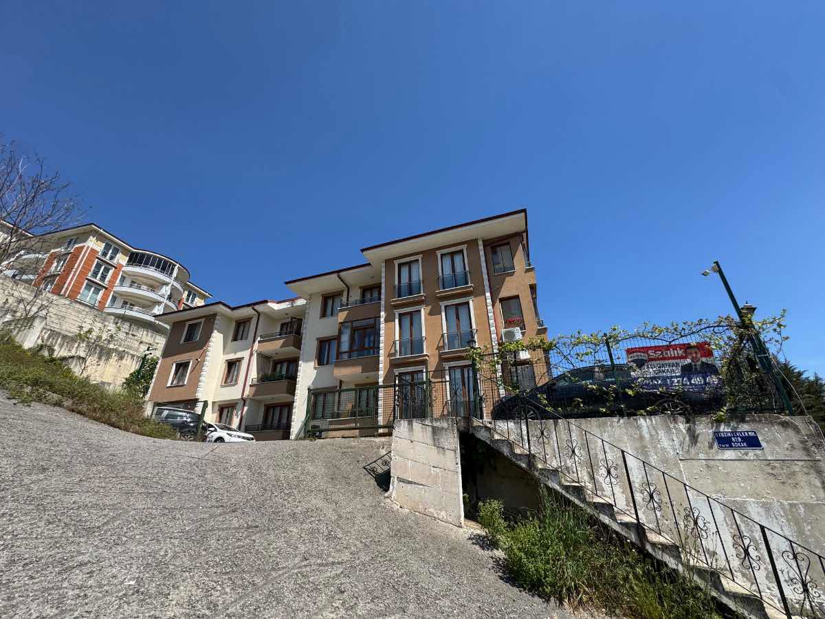 REMAX HÜR'DEN OTUZİKİ EVLER’DE 2+1 BALKONLU FIRSAT DAİRE