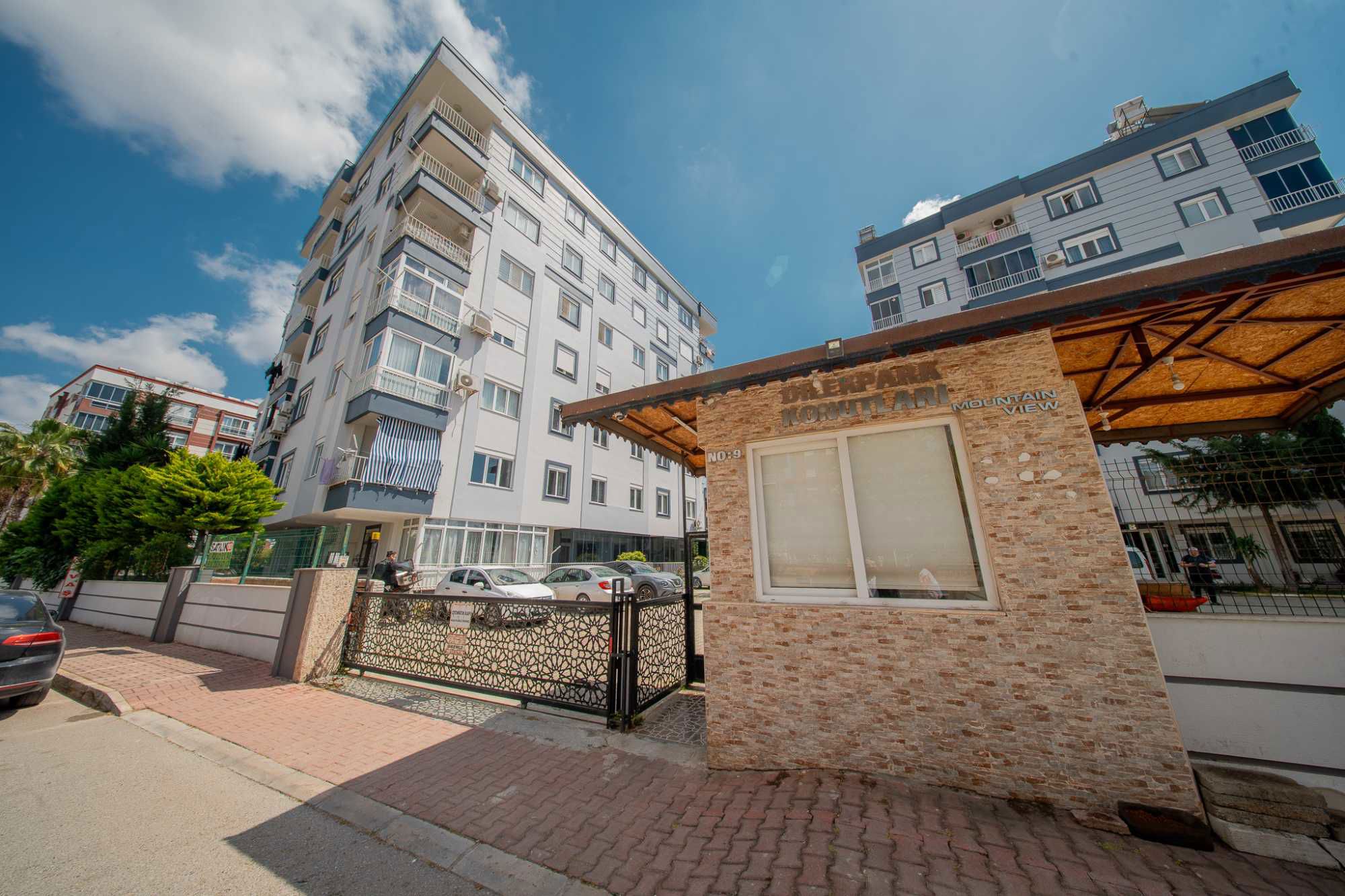 GEBIZLI DILEKPARK SITESINDE 5. KAT 2+1 HAVUZLU DAIRE