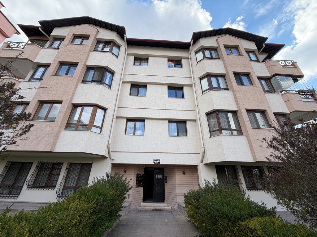 BİRLİK MAHALLESİNDE SATILIK 3+1 KÖŞE KONUMDA DAİRE