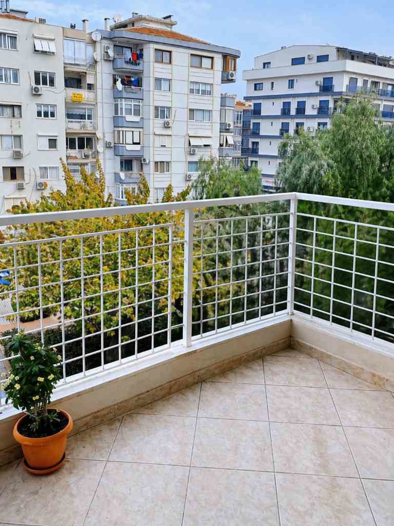 KARŞIYAKA DA NERGİZ SATILIK 3+1 ,İZBAN YAKINI