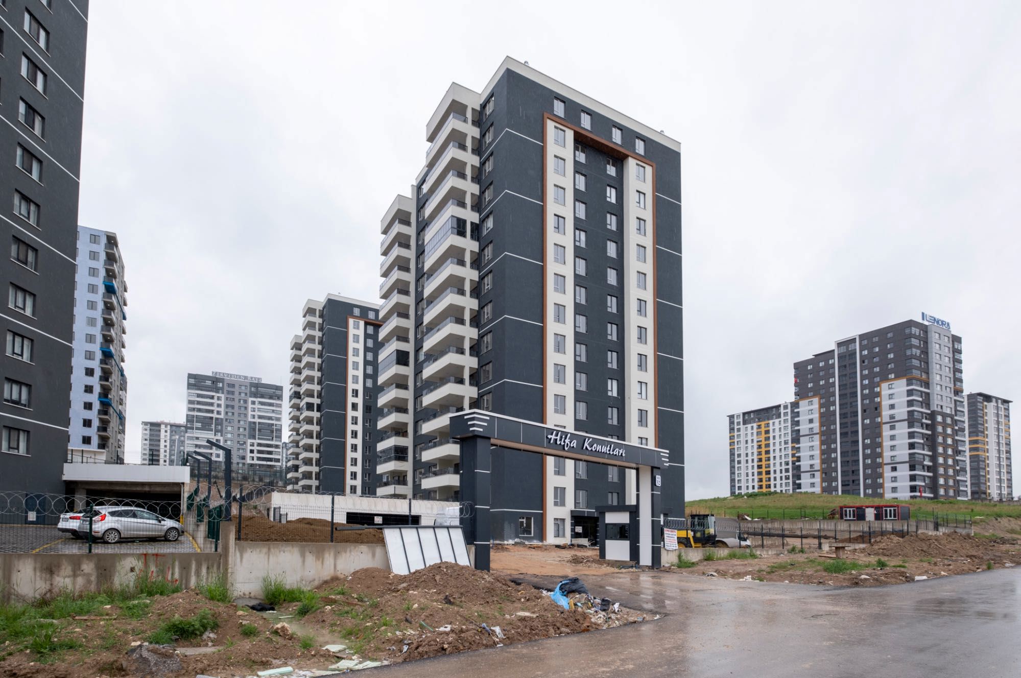 HİFA KONUTLARINDA 4.5+1 İSTANBUL YOLU VE METRO YAKINI KİRALIK
