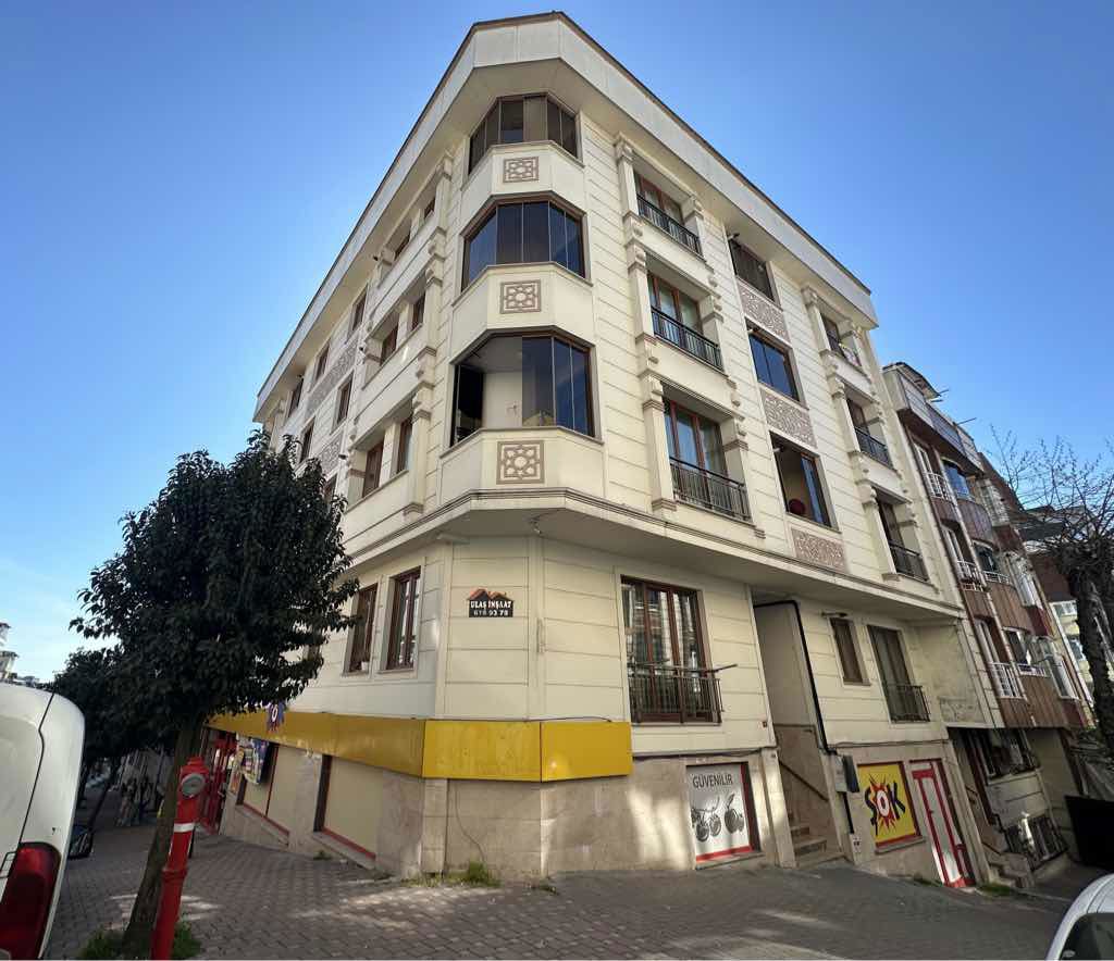 HARİKA KONUM ASANSÖRLÜ KULLANIŞLI LÜKS 2+1 ARAKAT
