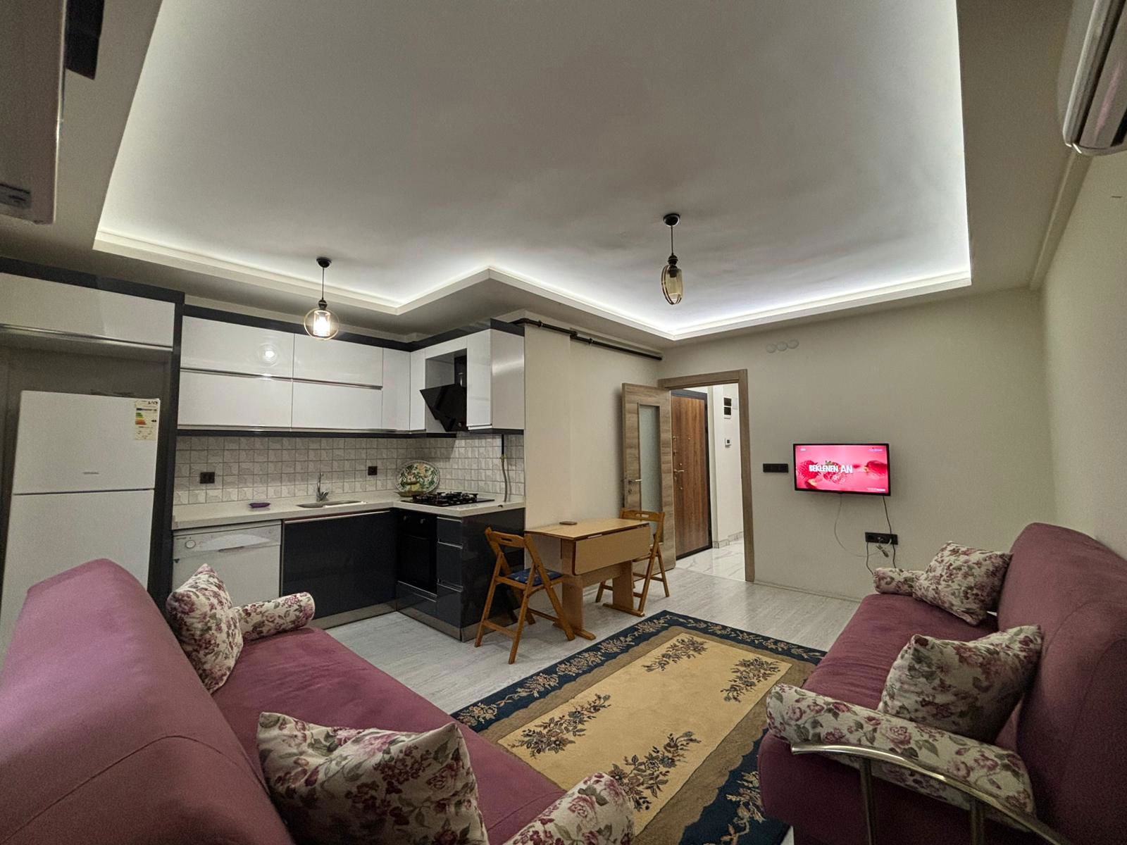 ÇIĞLI YENI MAHALLE EĞT. ARŞ. HASTANESI YAKINI EŞYALI KİRALIK 1+1 DAIRE