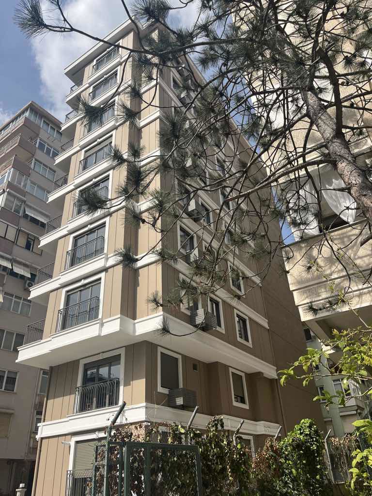 FENERYOLU’NDA SIFIR BİNADA KISMİ DENİZ MANZARALI 1+1 KİRALIK DAİRE