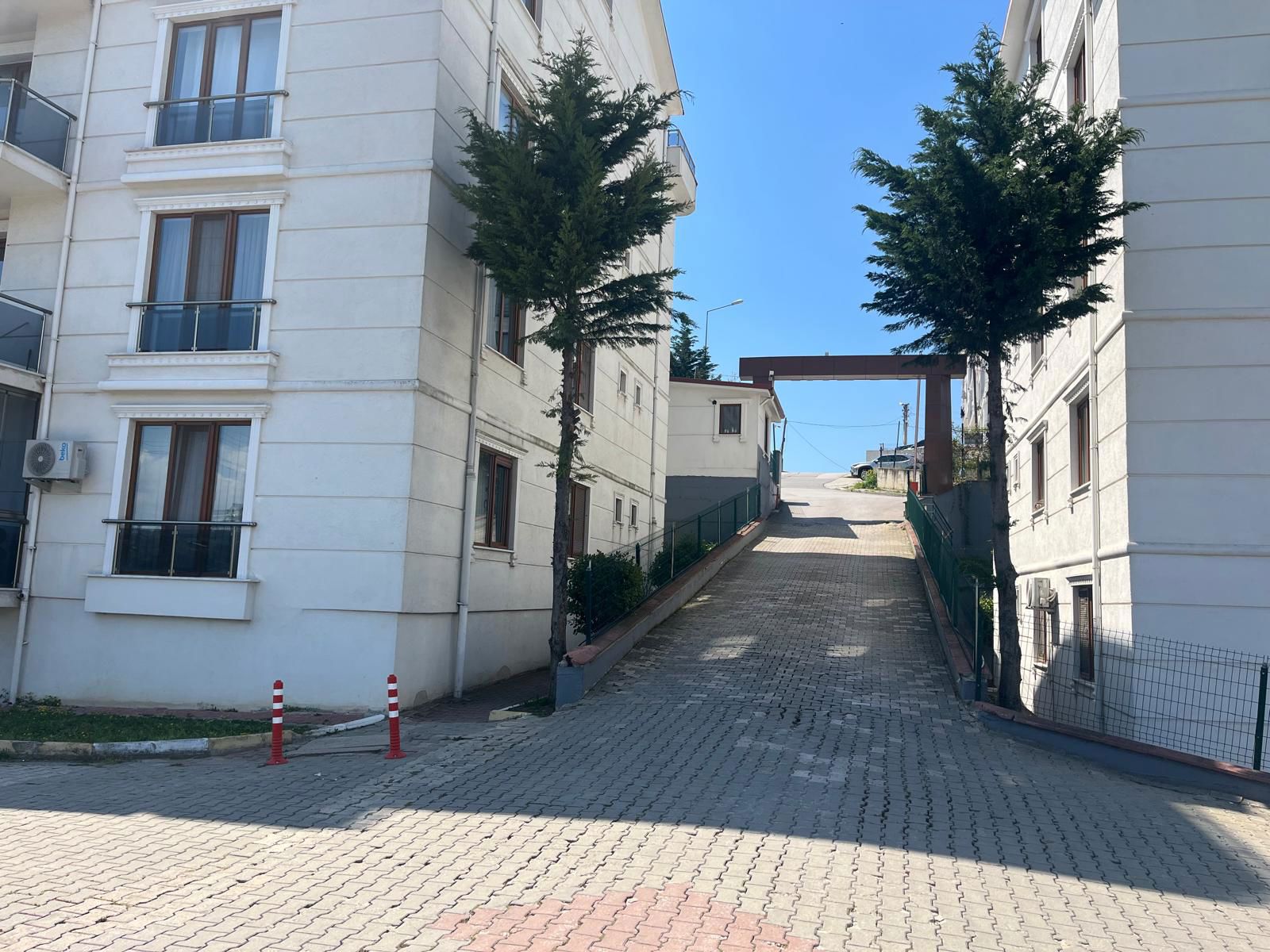 KURUÇEŞME HATİPKÖY SOLİN KONUTLARI'NDA SATILIK ÇATI DUBLEX DAİRE