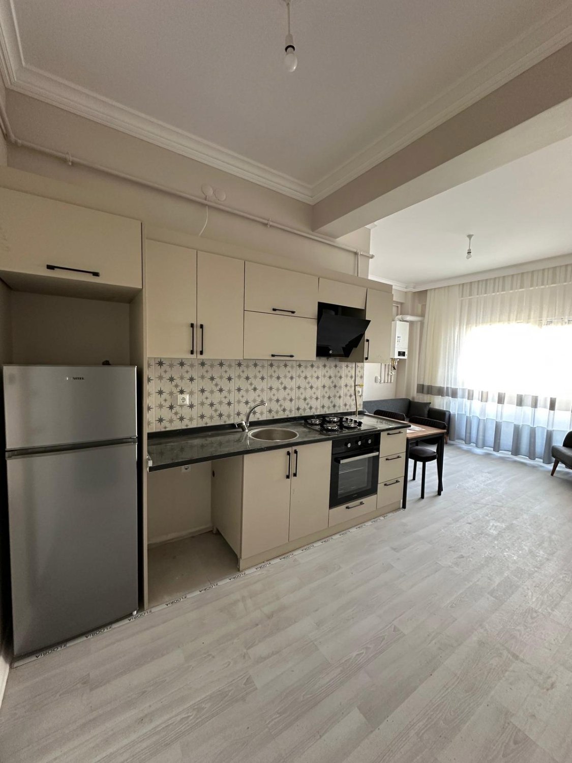 REMAX ARTIS'DEN DADAŞKENT'TE EŞYALI KIRALIK 1+1 SIFIR DAIRE