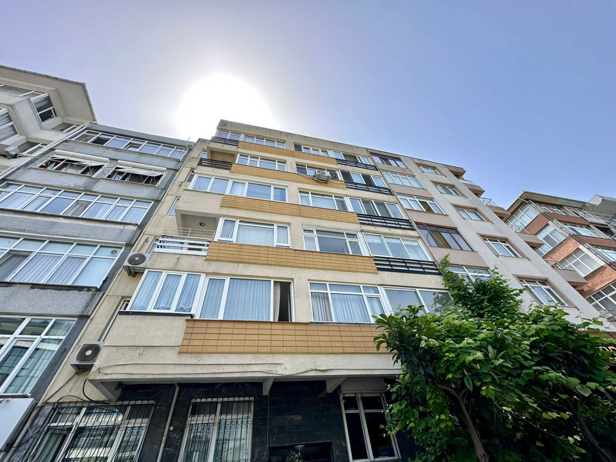 İSTANBUL CADDESİ ÜZERİ KİRALIK KULLANIŞLI 3+1 DAİRE