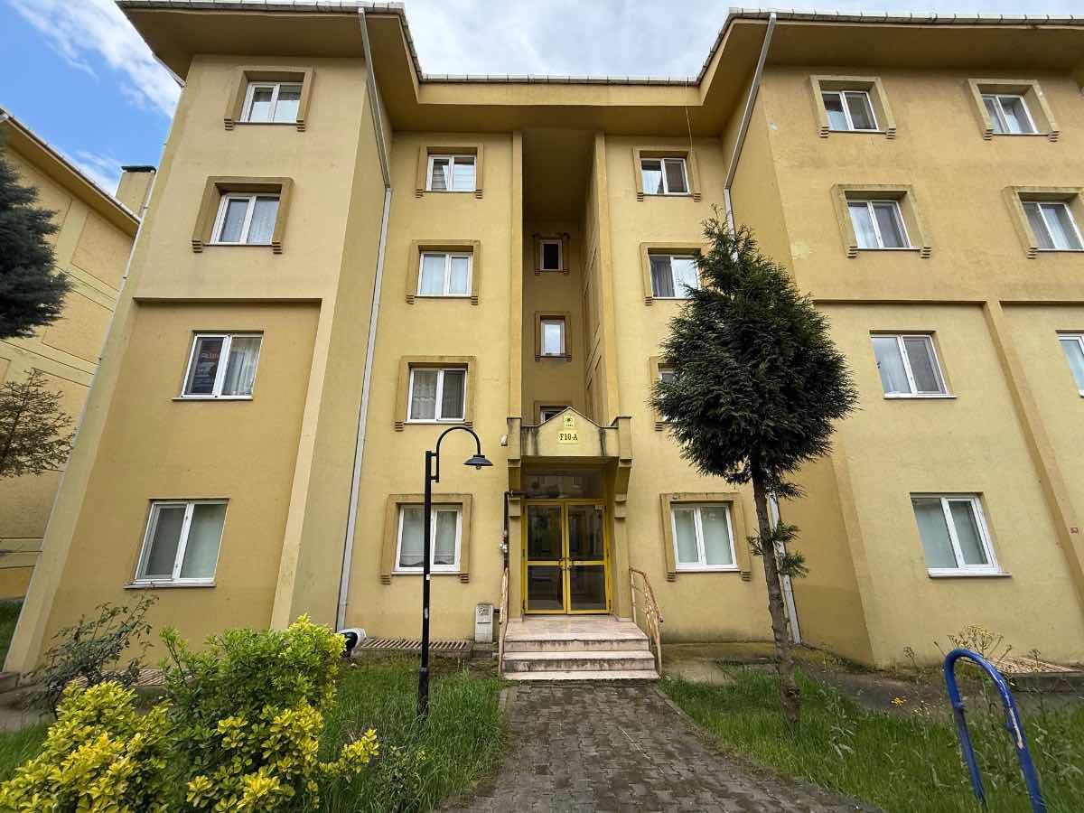 REMAX DESIGN KORUCUK TOKİ EVLERİNDE SATILIK 2+1 DAİRE