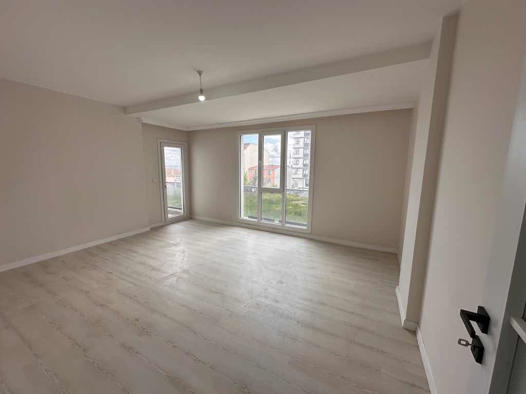 ORHANGAZİ MAHALLESİ NDE MERKEZİ KONUMDA SATLIIK 3+1 DAİRE