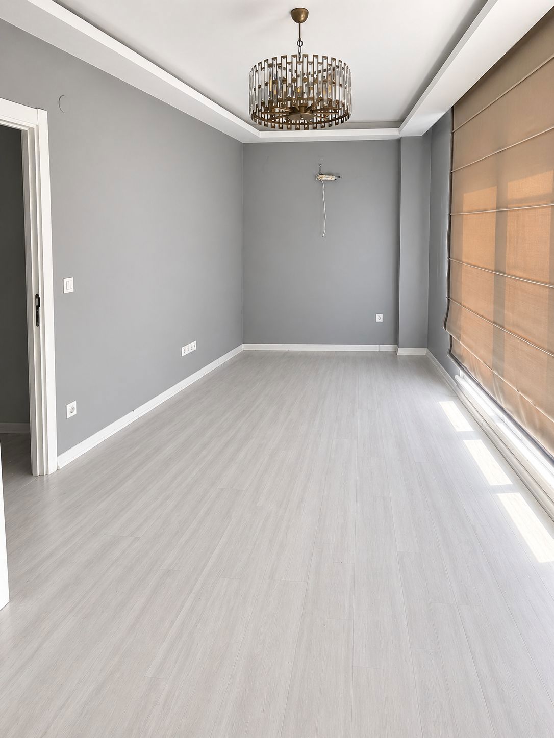 TEK YETKİLİ BEYOĞLU EVLERİ'NDE 2+1 EBEVEYN BANYOLU BALKONLU ŞIK DAİRE