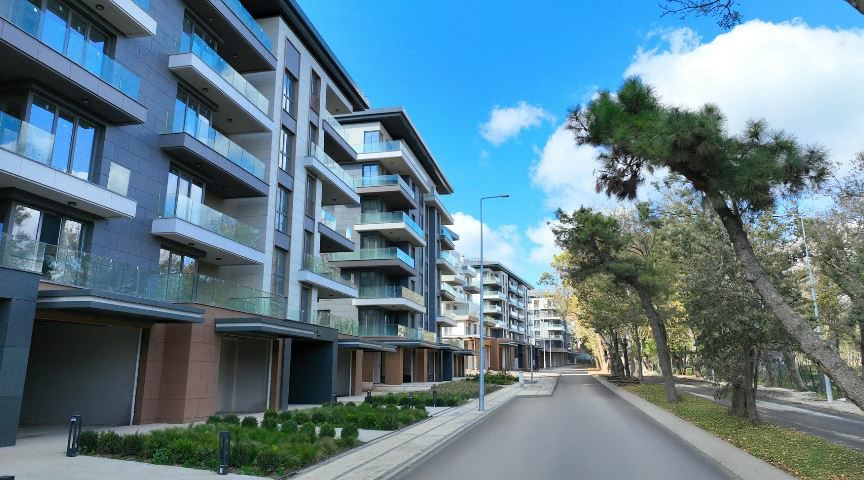 ÇINARKÖY EVLERİNDE BÜYÜK TİP 140 M2 NET 3,5+1 KİRALIK