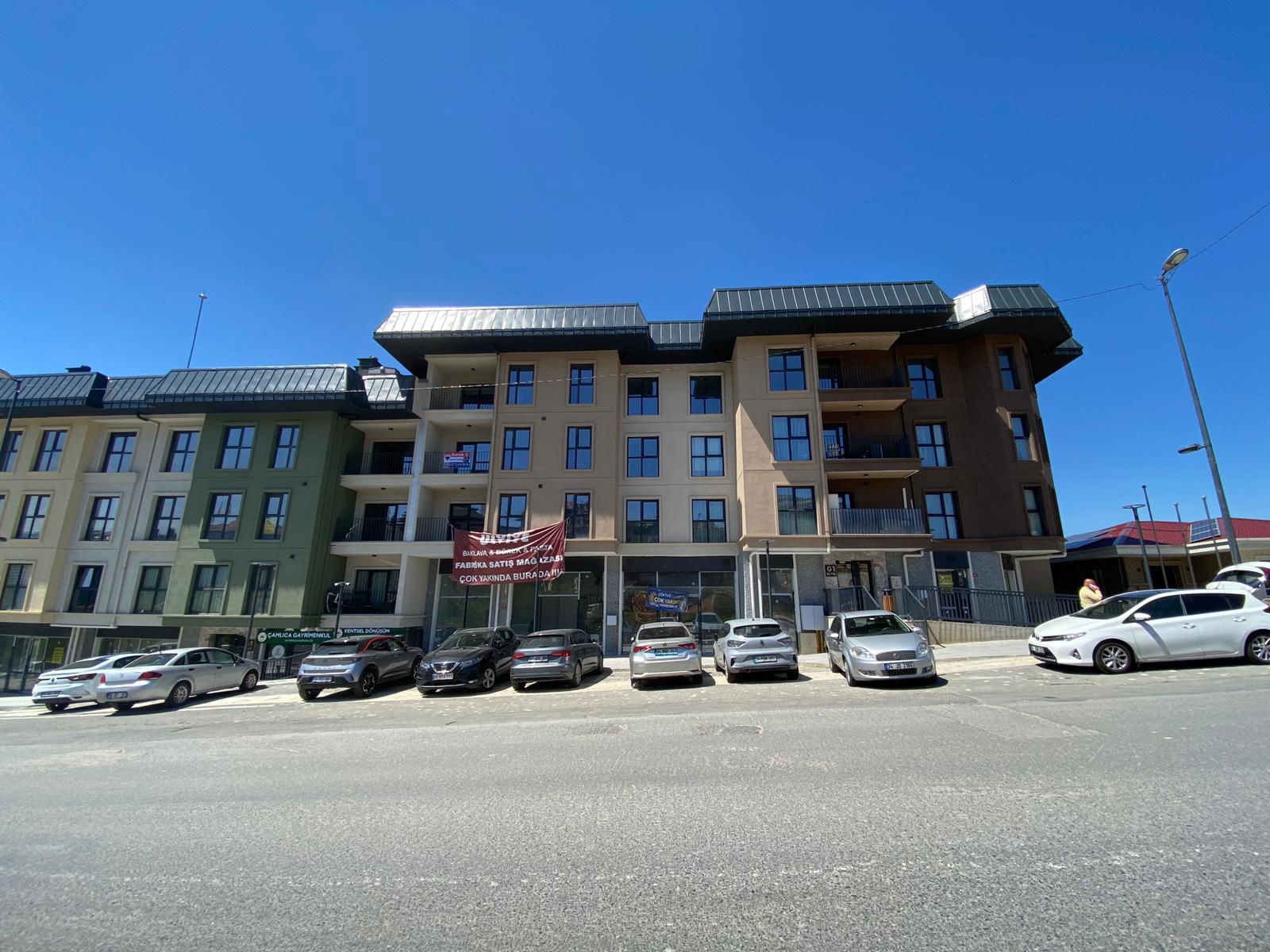REMAX ASHILL ÜSKÜDAR KIRAZLITEPE EMLAK KONUT 2+1 SATILIK DAIRE